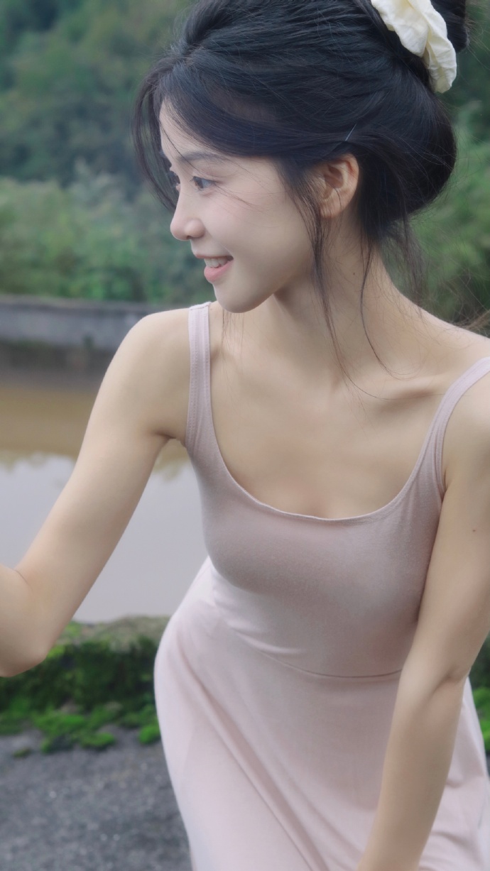 国产凌凌漆 封面