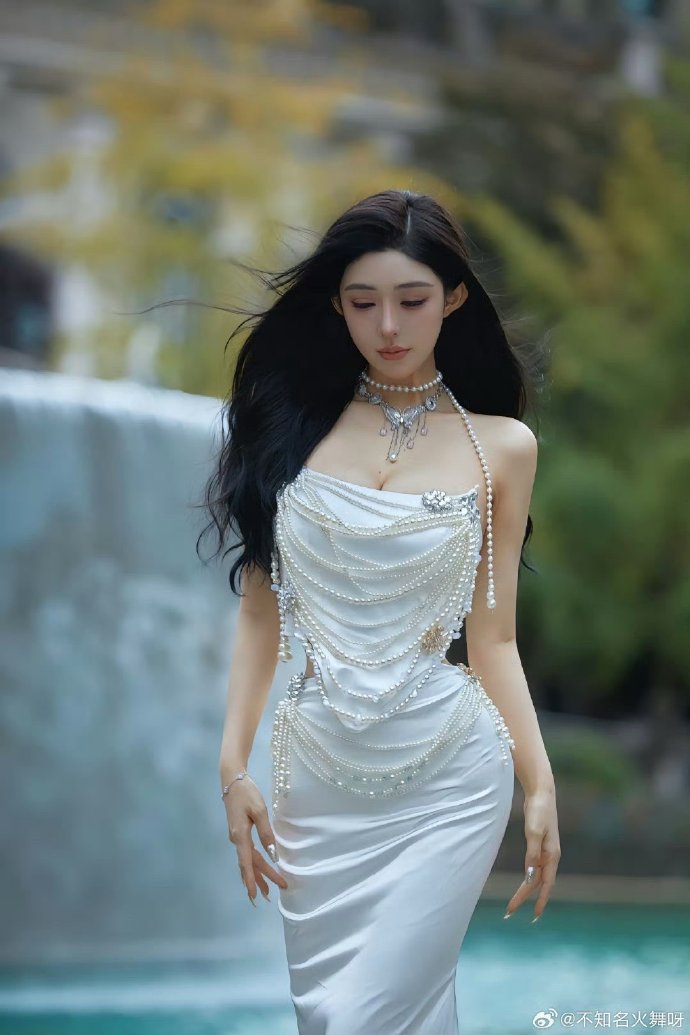 隐秘的角落 封面